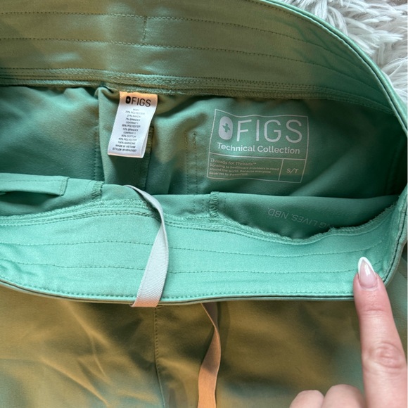 FIGS JADE💚🍀 - Picture 3 of 3